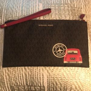 Authentic Michael Kors Jet Set Go Wristlet Used